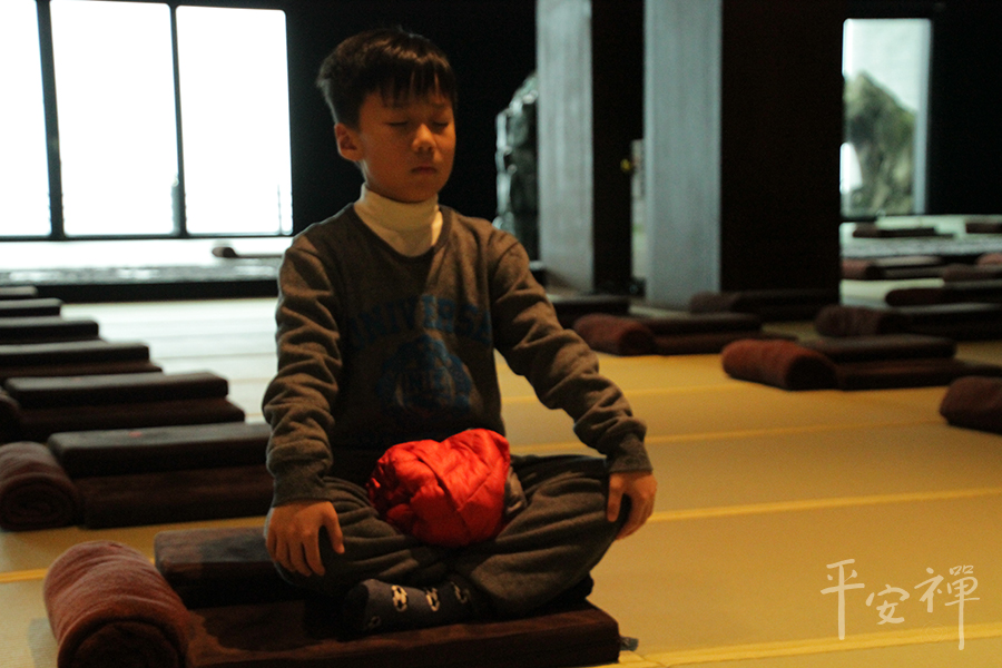正念冥想有助於缓解,用静坐冥想代替常见的惩罚,情绪容易失控的孩子,冥想是一种认知控制锻炼